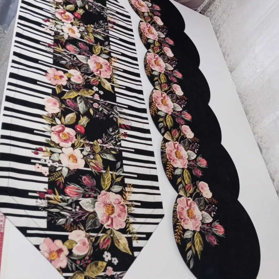 Pembe Çiçek ve Çizgi Desenli Lüks Supla ve Runner Takımı